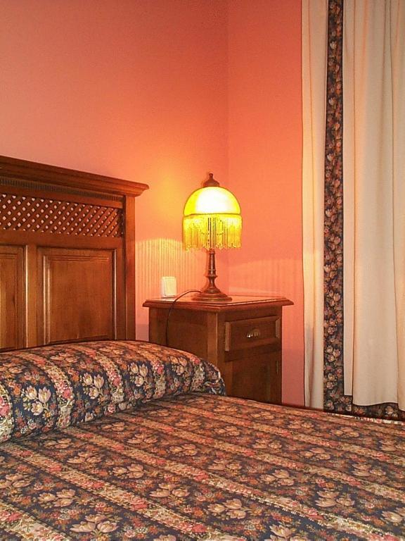 Posada De La Abadia - Adults Only Сантільяна-дель-Мар Номер фото